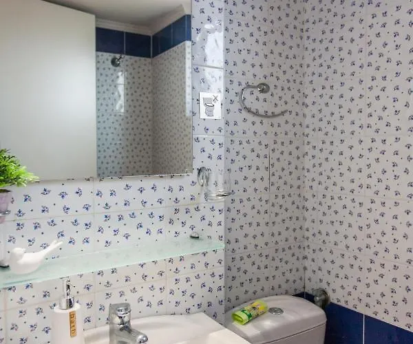 Nima's Beach * 干尼亞