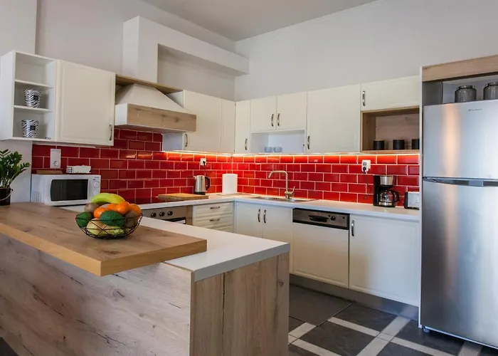 Nima's Beach Apartament *